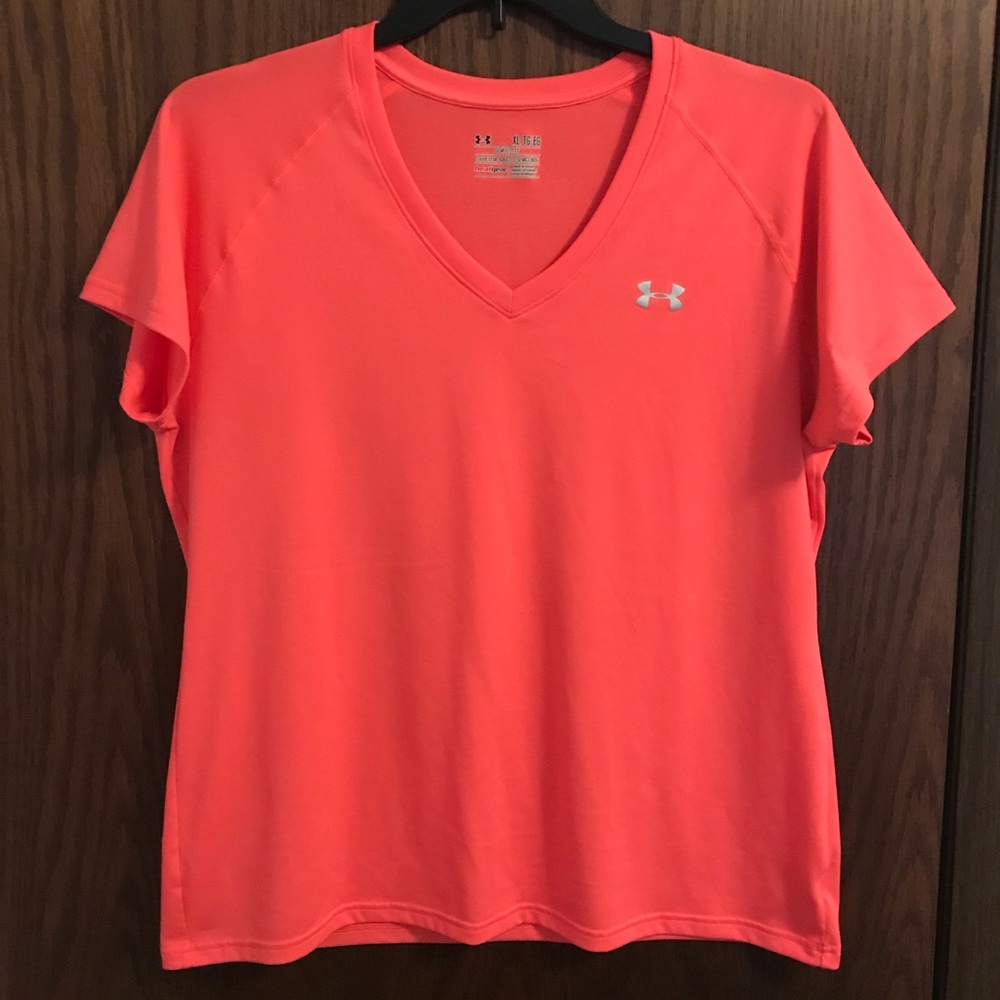 Under Armour womens shortsleeved tee size XL
